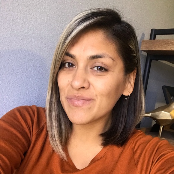 Meet your Posher, Audelia - Picture 1 of 1